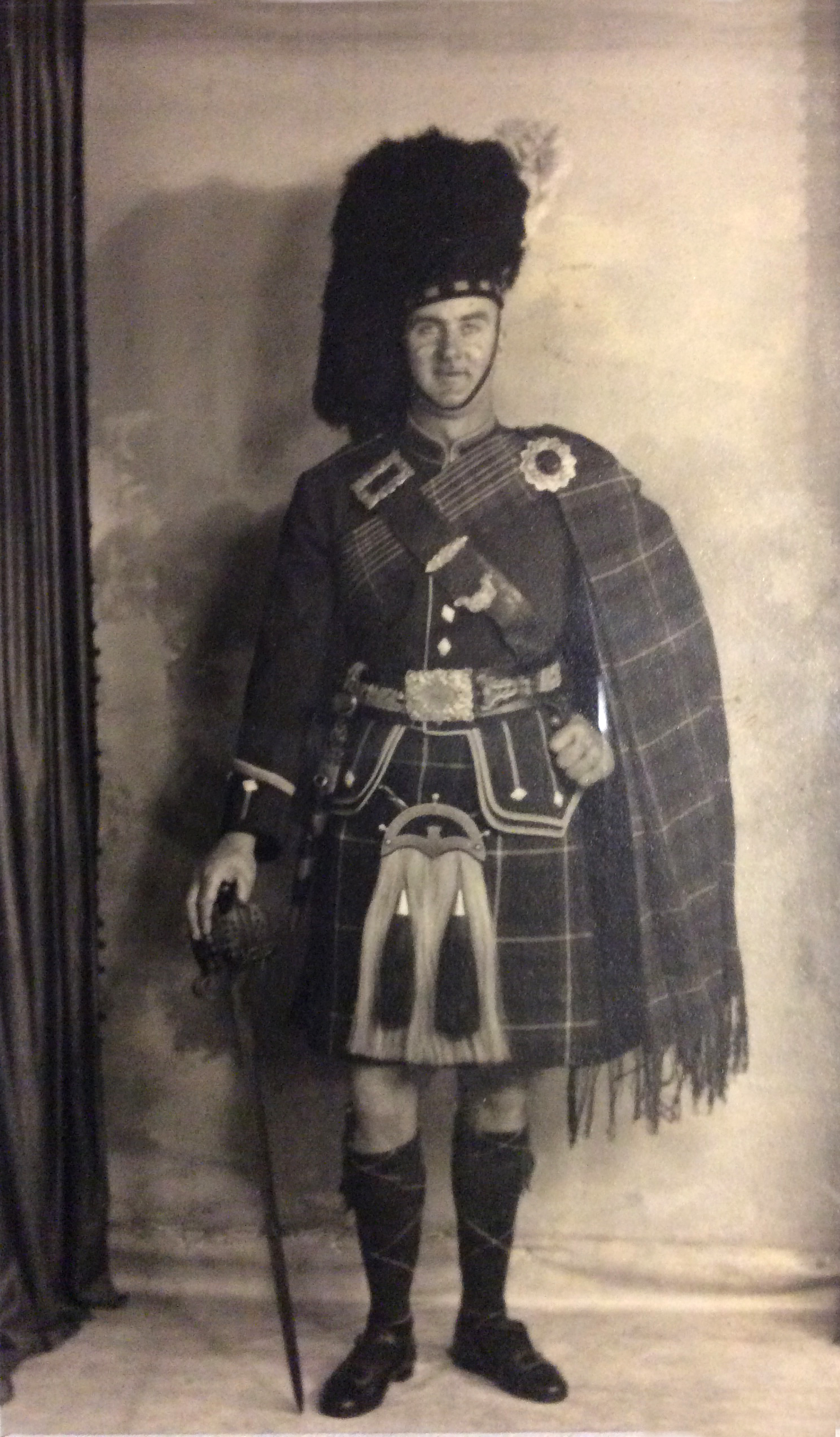 Photo of photos/Kenneth Russell McLennan b1913 Edinburgh 1943